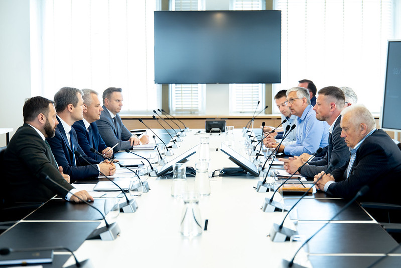 Premjeras susitiko su žemdirbių atstovais