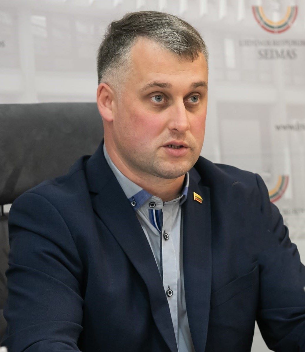 Valius Ąžuolas