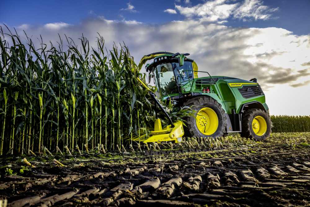 John Deere F8