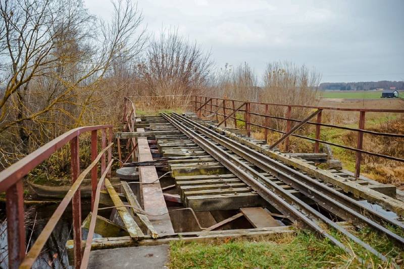 Bernatonių geležinkelio titas