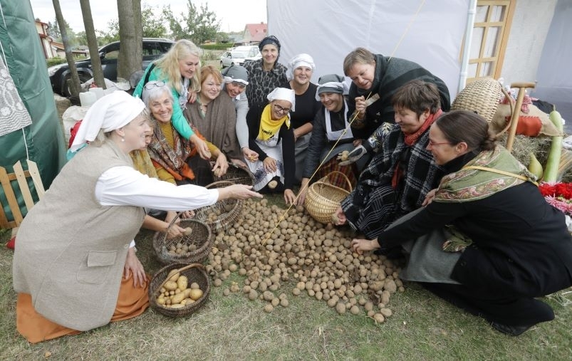 Lyduokiuose šurmuliavo net du kermošiai: „Aniuolų sargų“ ir „Mykoliuko“