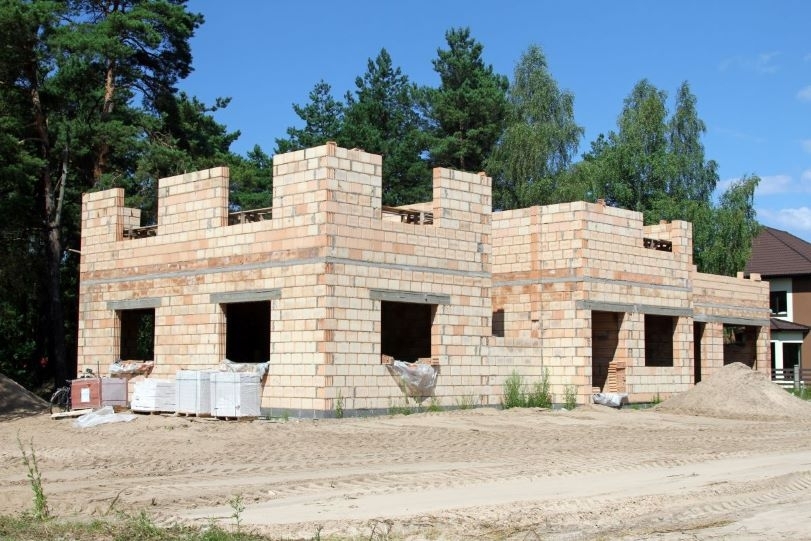 Kada statybos užbaigimo aktas išduodamas nelaukiant termino pabaigos ir pranešimo apie statybos pradžią pateikimo tvarka