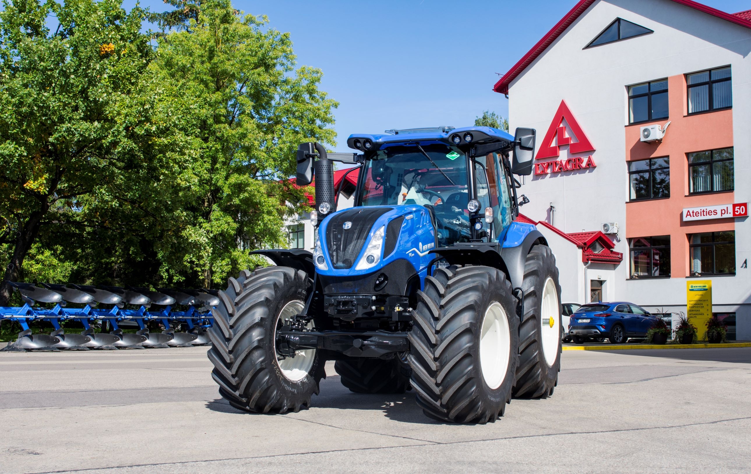 Inovatyvus gamtą tausojantis biometano dujomis varomas „New Holland“ traktorius jau AB „Lytagra“