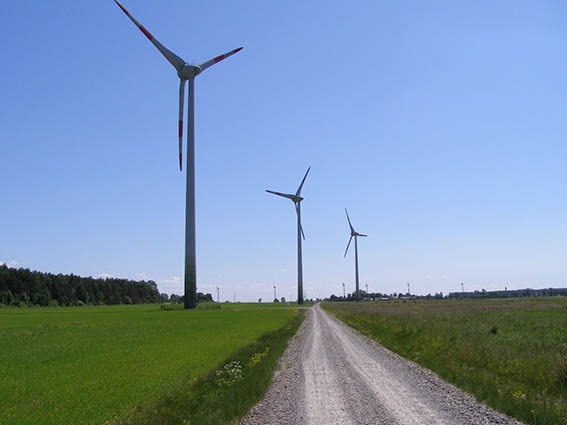Ūkininkų laukuose dygsta vėjo jėgainės