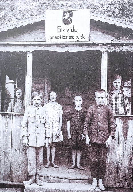 Basakojei Lietuvai kaimo mokyklos nebuvo našta 