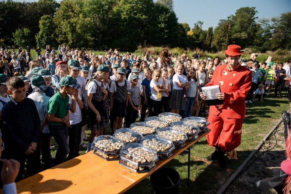 VDU Botanikos sode vyko tarptautinio projekto „Pamatyk, pasėk ir paragauk“ užbaigimas