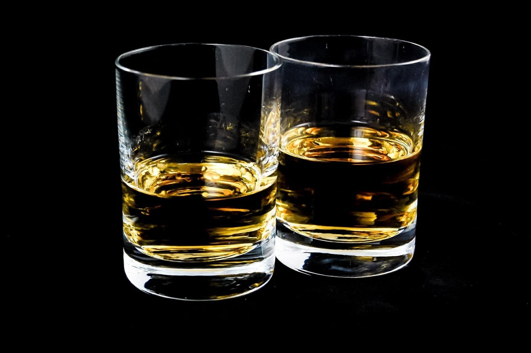 Įspėjimai apie žalą ant alkoholio taros: vieni mato prasmę, kiti – naivumą