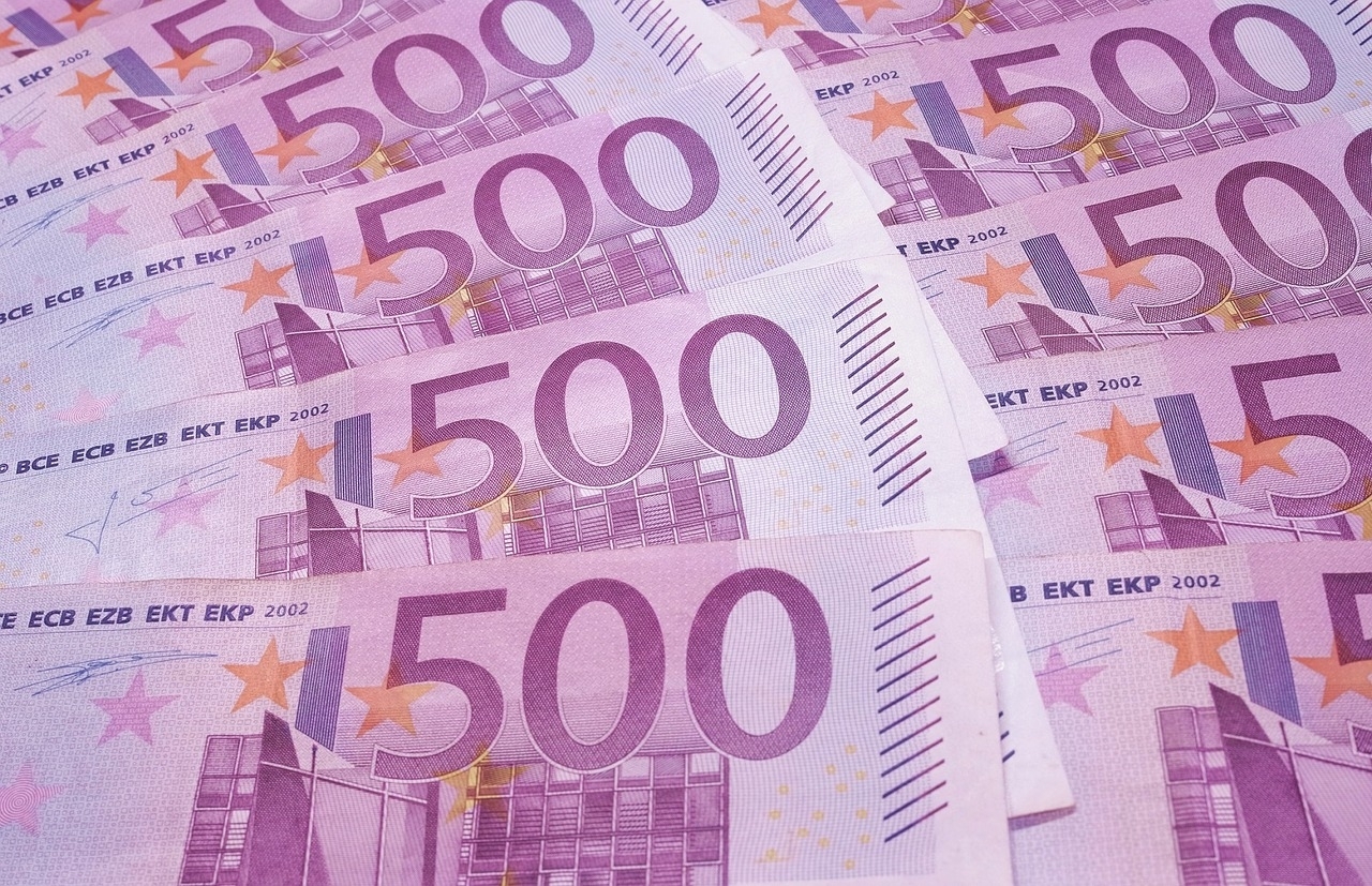 Teismas atvers stambią pinigų plovimo bylą: galėjo būti legalizuota per 91 mln. Eurų