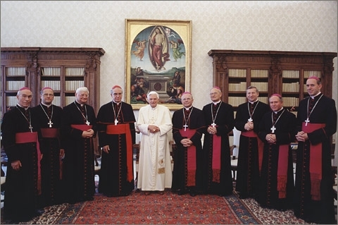 Į dangiškojo Tėvo namus iškeliavo Popiežius emeritas Benediktas XVI
