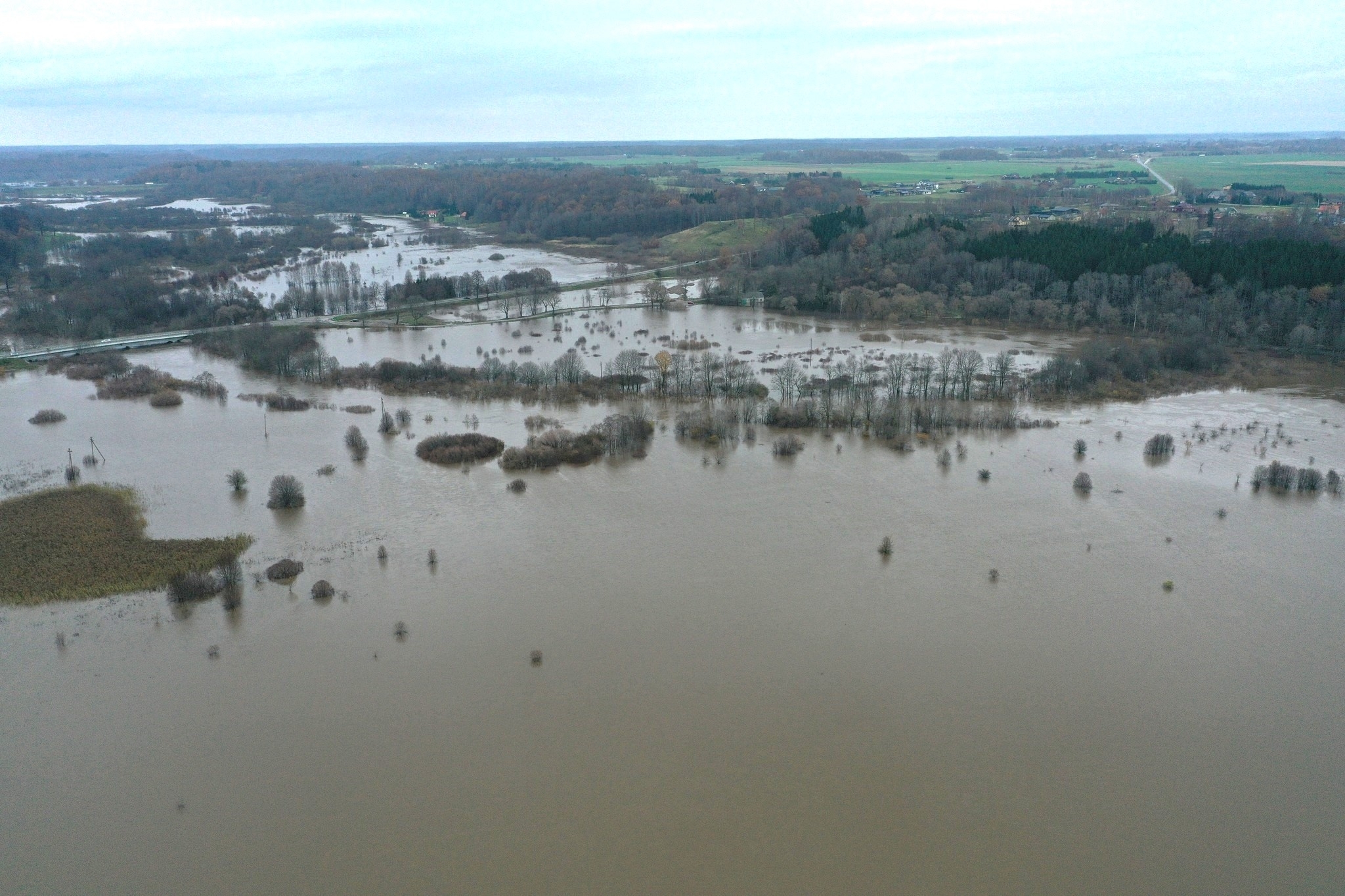 Meteorologai perspėja apie labai smarkų lietų ir vėją