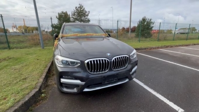 Dėl tarptautinių sankcijų pažeidimo, išvežant naudotus automobilius į Rusiją, muitininkai sulaikė 13 vienos Klaipėdos įmonės mašinų