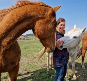 Ūkis, kuriame gyvena laimingi žirgai ir talkina savanoriai 