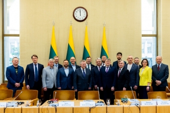 Trijų šalių atstovai Vilniuje sutarė ieškoti sprendimų dėl rusiškų grūdų draudimo