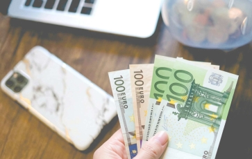 Nuo spalio 1-osios – nauja komandiruočių dienpinigių tvarka: ką darbdaviai turi pakeisti jau dabar