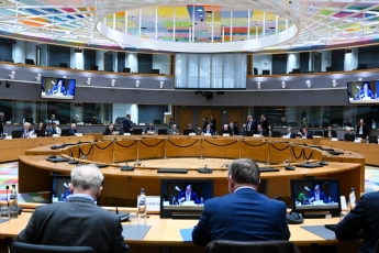 Į Briuselį plūstant traktoriams ES valstybės susitarė dėl žemės ūkio politikos peržiūros (su ŽŪM komentaru)