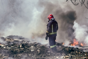 Pakruojo rajone kilus gaisrui žemės ūkio pastate, sudegė apie 70 veršių