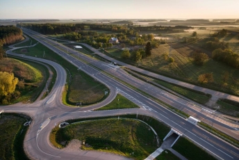 Paskirstytos lėšos Lietuvos keliams – rekordinė suma savivaldybėms, išskirtinis dėmesys byrantiems tiltams