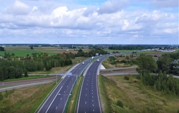 Plečiamas mokamų kelių tinklas krovininiam ir komerciniam transportui  