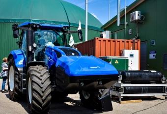 Pirmasis biometanas iš Lietuviško mėšlo – pirmajam registruotam biometanu varomam traktoriui Lietuvoje