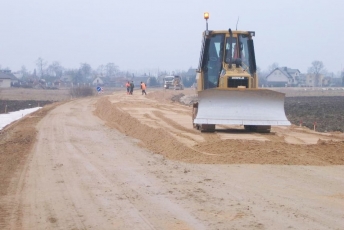 Rengiamasi naujiems valstybinės reikšmės kelių su žvyro danga asfaltavimo projektams