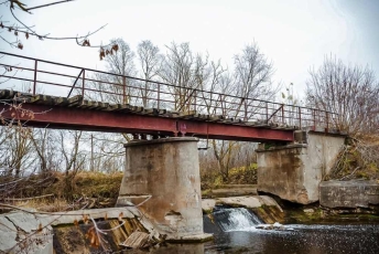 Panevėžio rajone esantis apgailėtinos būklės tiltas turi savininką