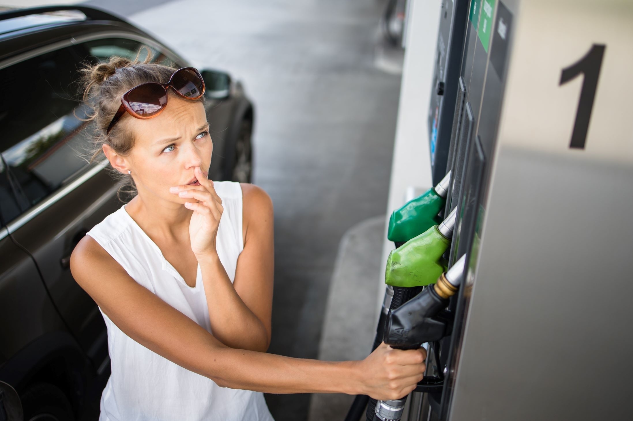 Benzino didmeninės kainos jau didesnės už dyzelino kainas